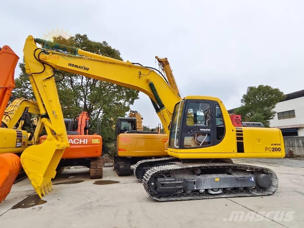 Komatsu PC 200-6 Gravemaskiner på larvebånd