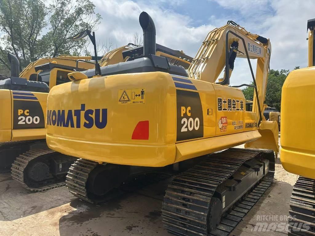 Komatsu PC 200 Gravemaskiner på larvebånd