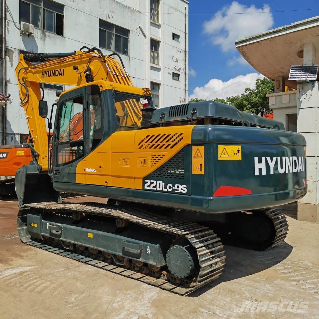 Hyundai R220LC-9S Gravemaskiner på larvebånd