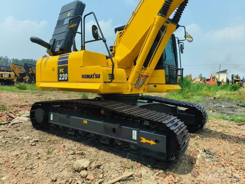 Komatsu PC 220-8 Gravemaskiner på larvebånd