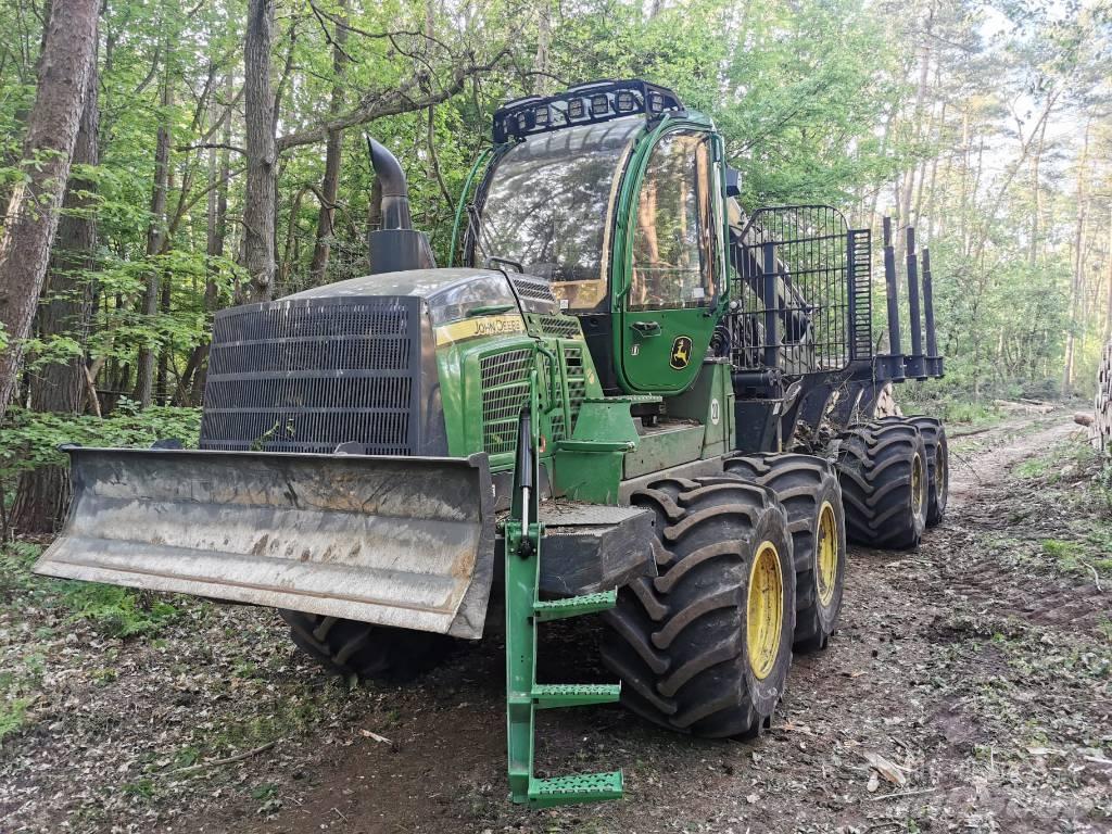 John Deere 1110G Udkørselsmaskiner