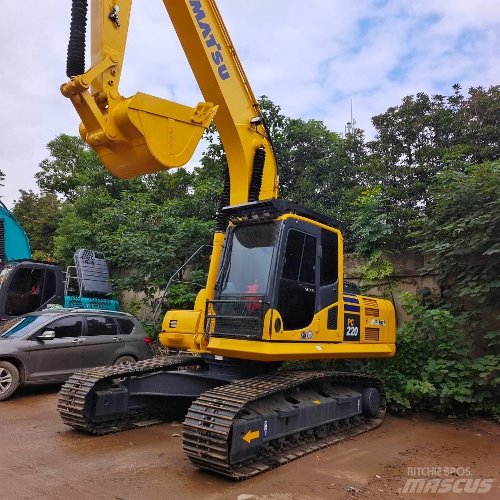 Komatsu PC 220-7 Gravemaskiner på larvebånd