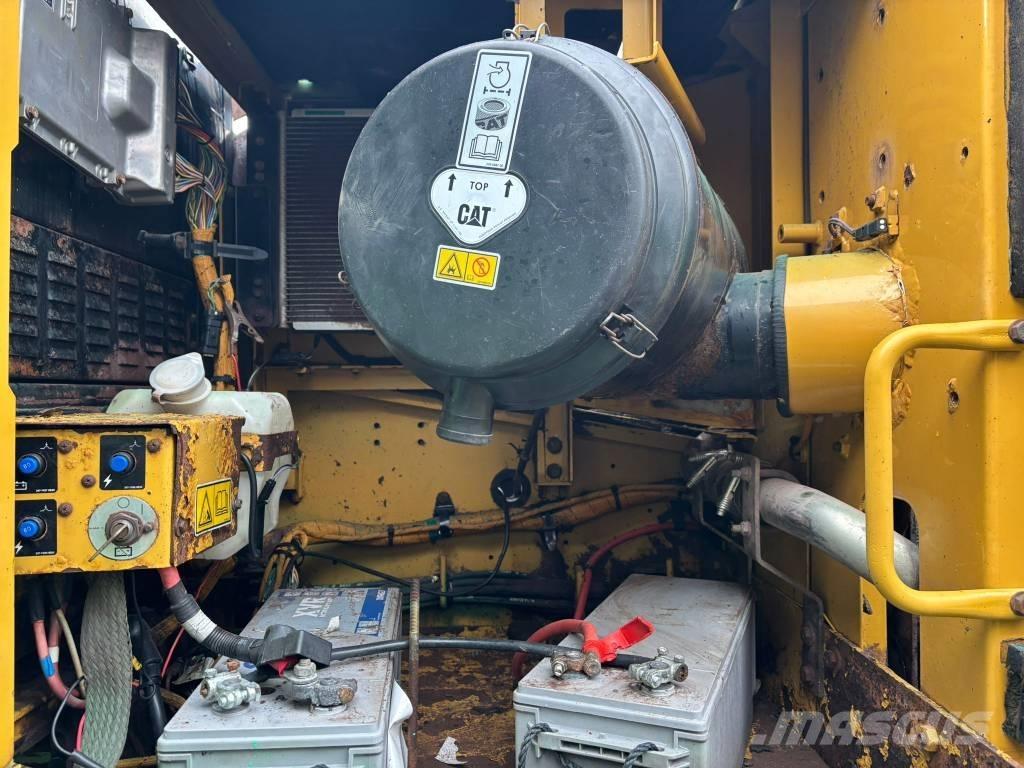 CAT 330 D L Gravemaskiner på larvebånd