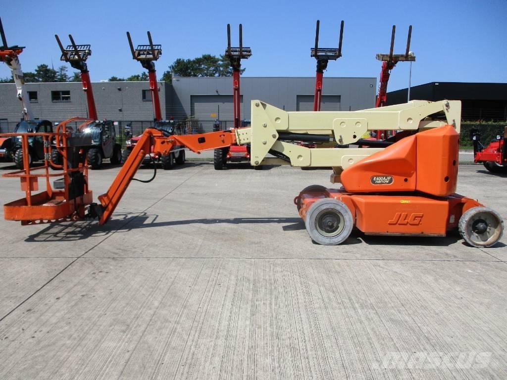 JLG E400 AJPN (146) Kompakte selvkørende bomlifte