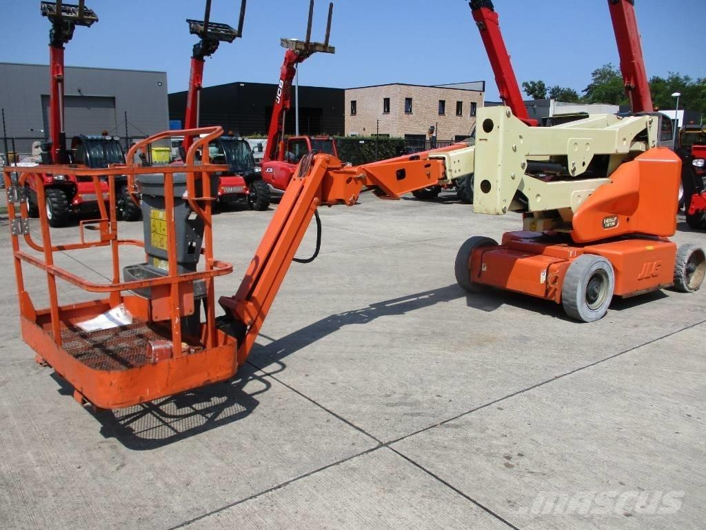 JLG E400 AJPN (146) Kompakte selvkørende bomlifte