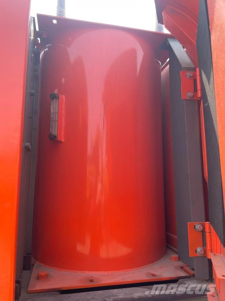 Hitachi ZX 240 Gravemaskiner på larvebånd