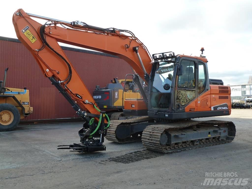 Doosan DX140LC-5 Gravemaskiner på larvebånd