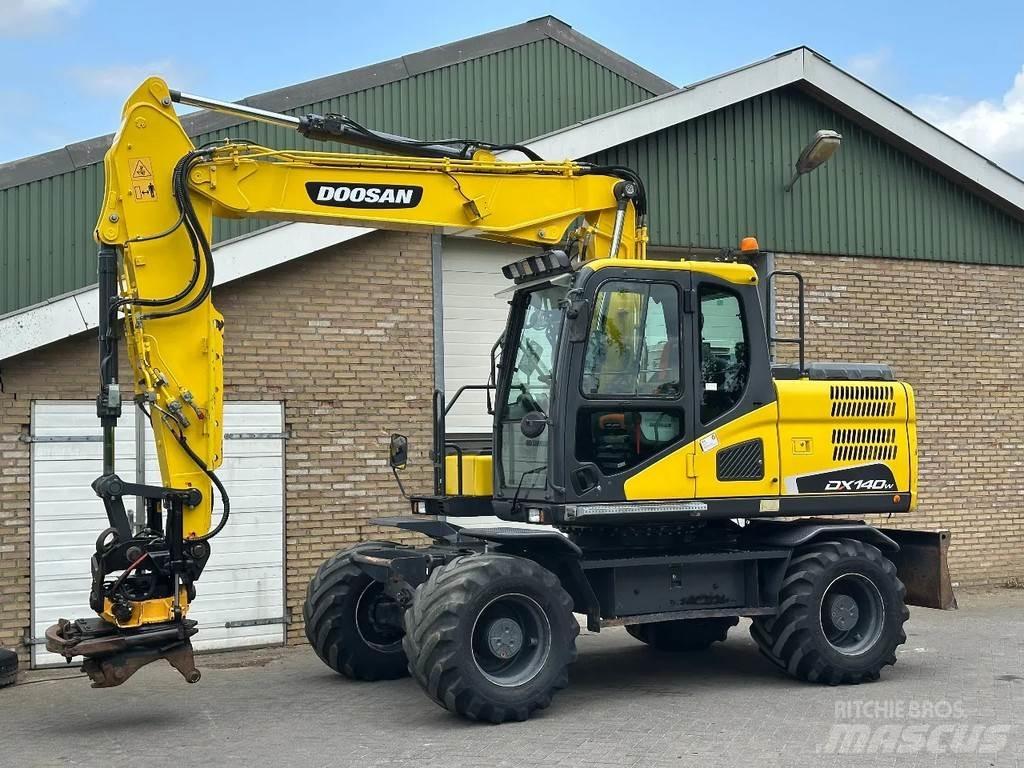 Doosan DX140W-5 Gravemaskiner på hjul