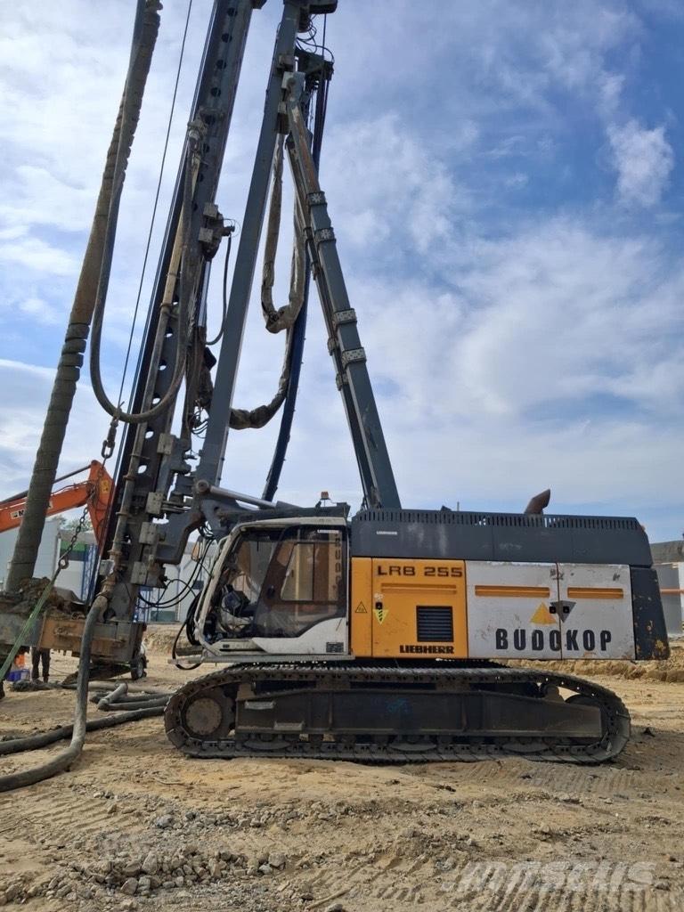Liebherr LRB255 Pæle- og rammemaskiner