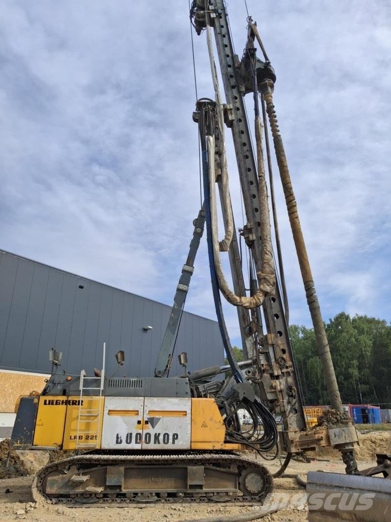 Liebherr LRB255 Pæle- og rammemaskiner