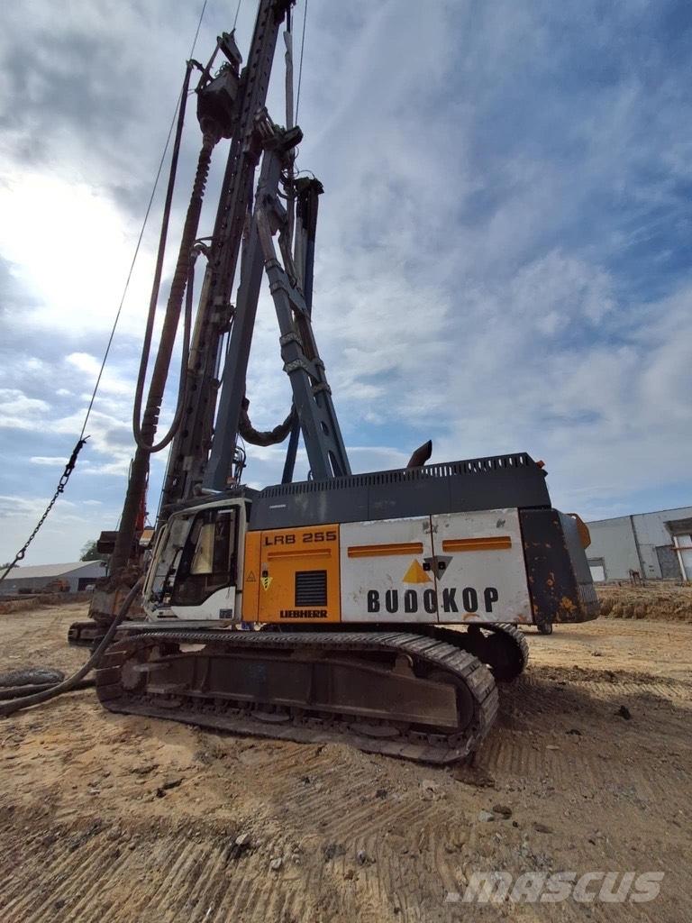 Liebherr LRB255 Pæle- og rammemaskiner