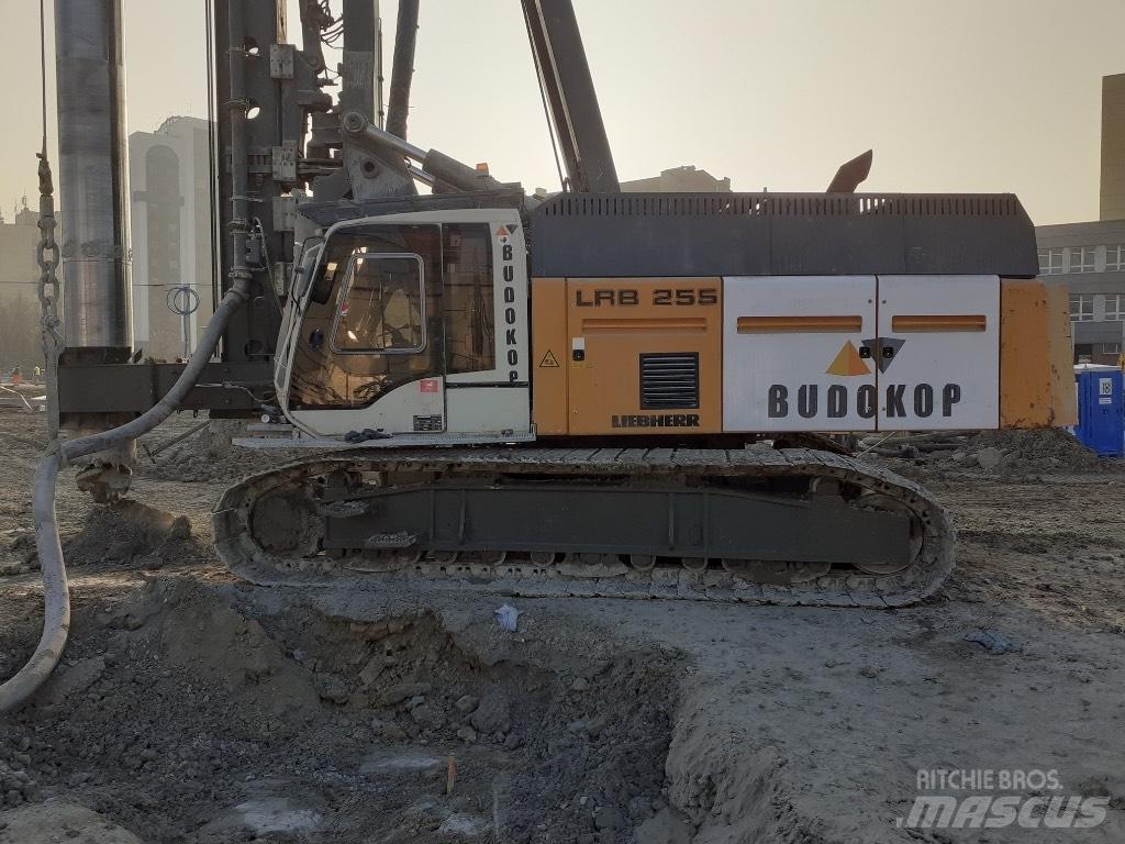 Liebherr LRB255 Pæle- og rammemaskiner