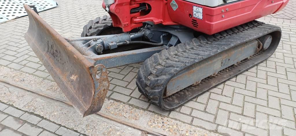 Takeuchi TB 235 CR Minigravemaskiner