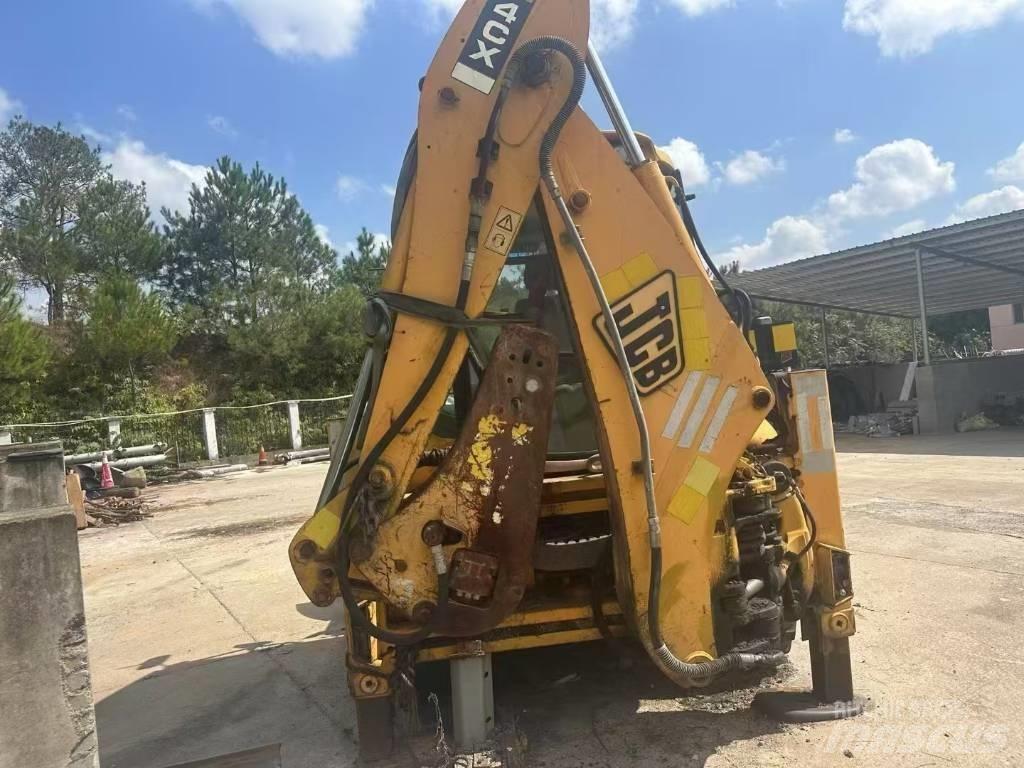 JCB 4 CX Gravemaskiner på larvebånd