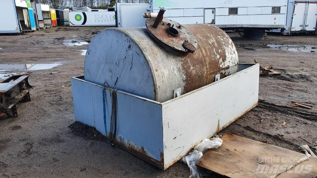  FUEL TANK Tanke/Beholdere