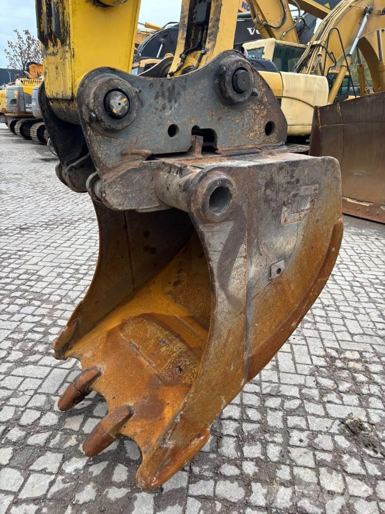 Komatsu PW 180-7 Gravemaskiner på hjul