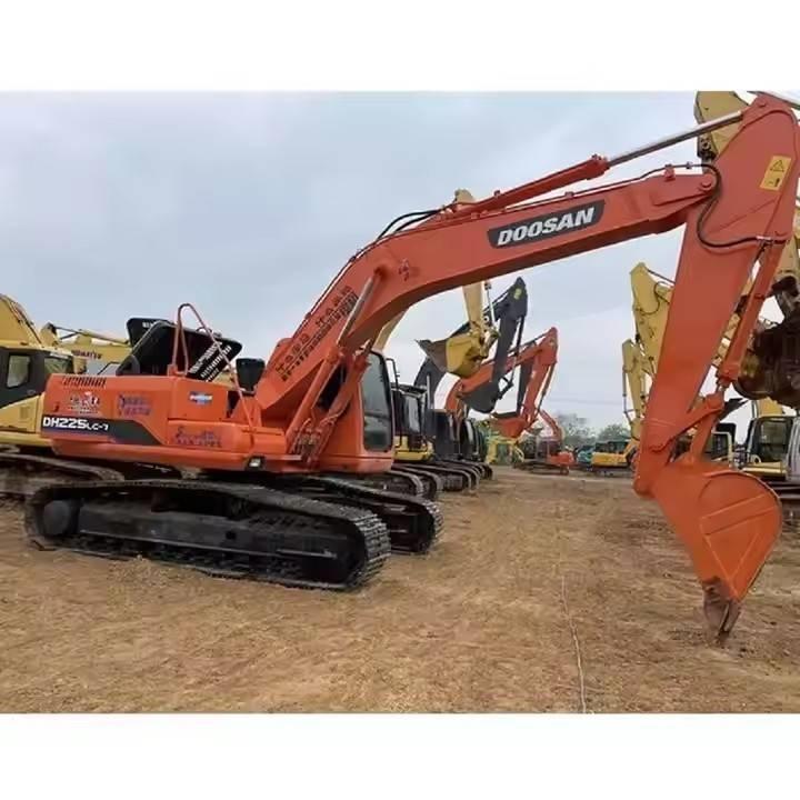 Doosan DH 225 Gravemaskiner på larvebånd