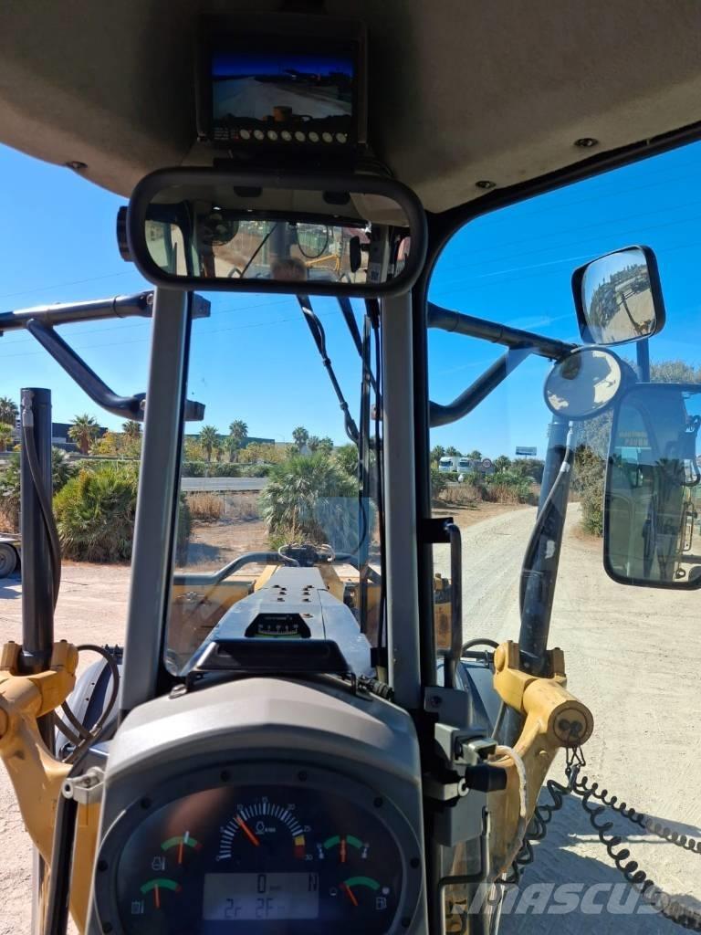 CAT 120 M 2 AWD Vejhøvle / Gradere