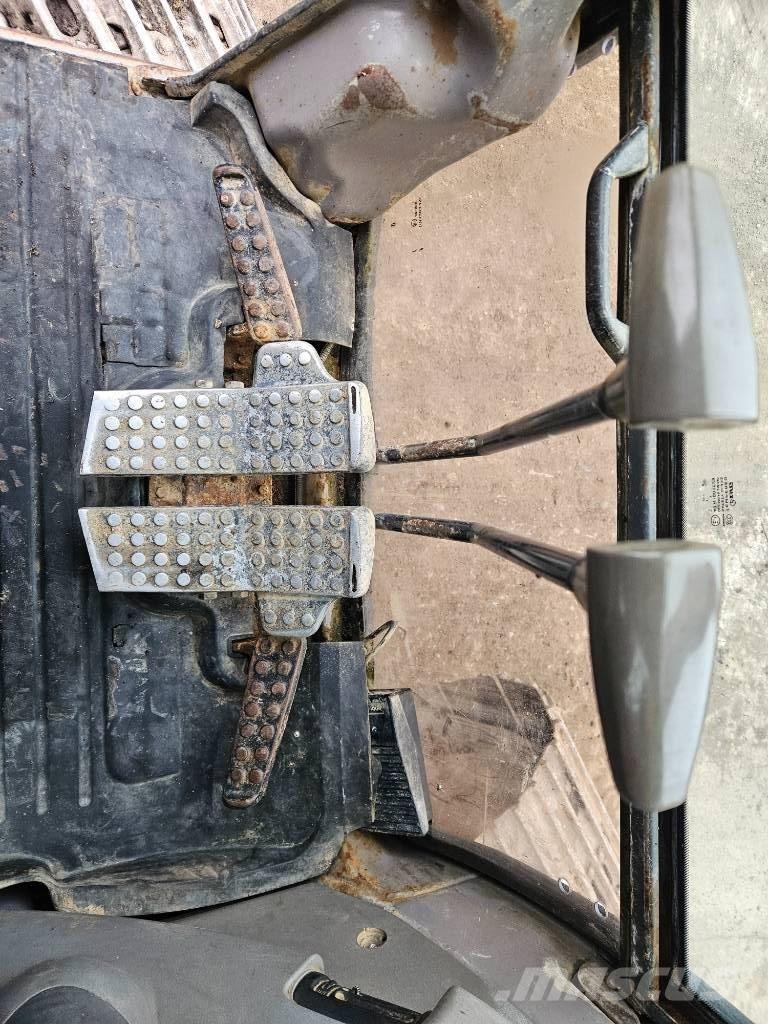 Hitachi ZX 200 LC Gravemaskiner på larvebånd