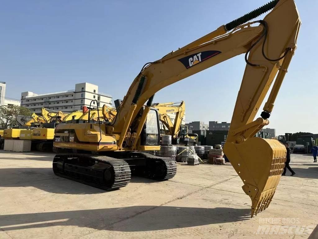 CAT 325 B Gravemaskiner på larvebånd