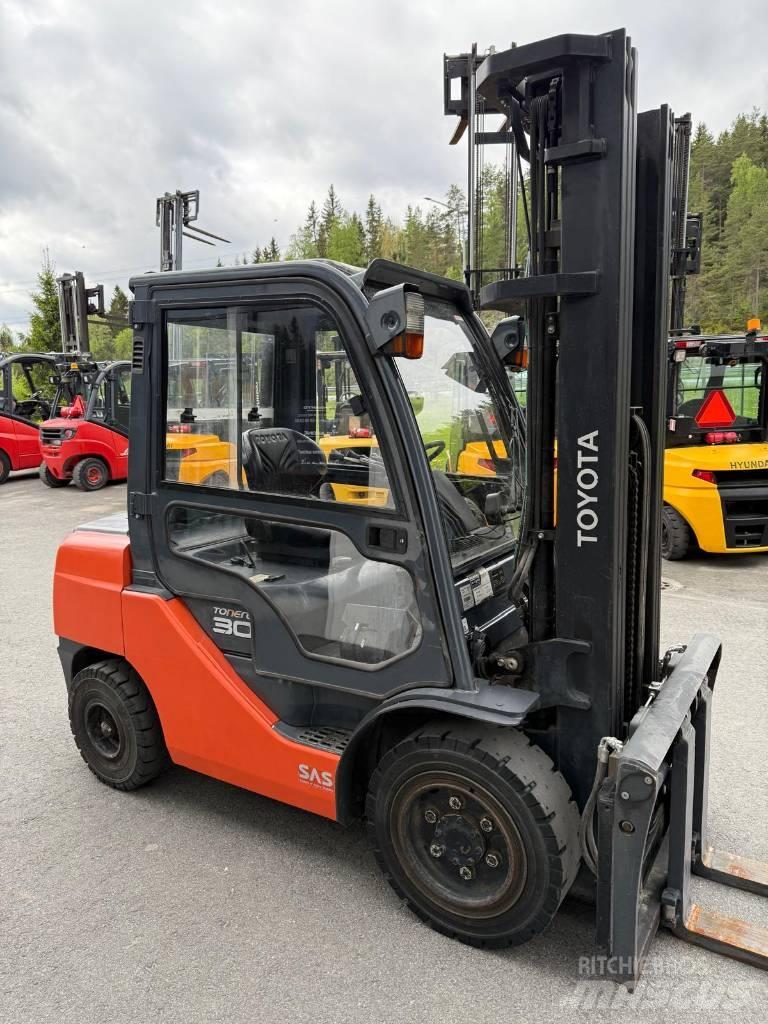Toyota 02-8 FDF 30 Diesel gaffeltrucks