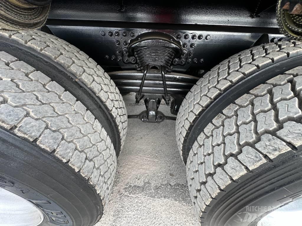 Freightliner M2 Lastbil med lad/Flatbed
