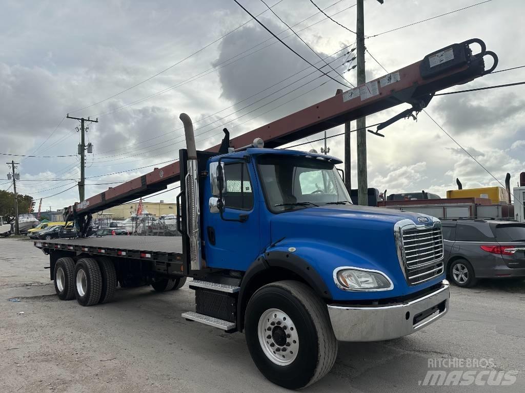 Freightliner M2 Lastbil med lad/Flatbed