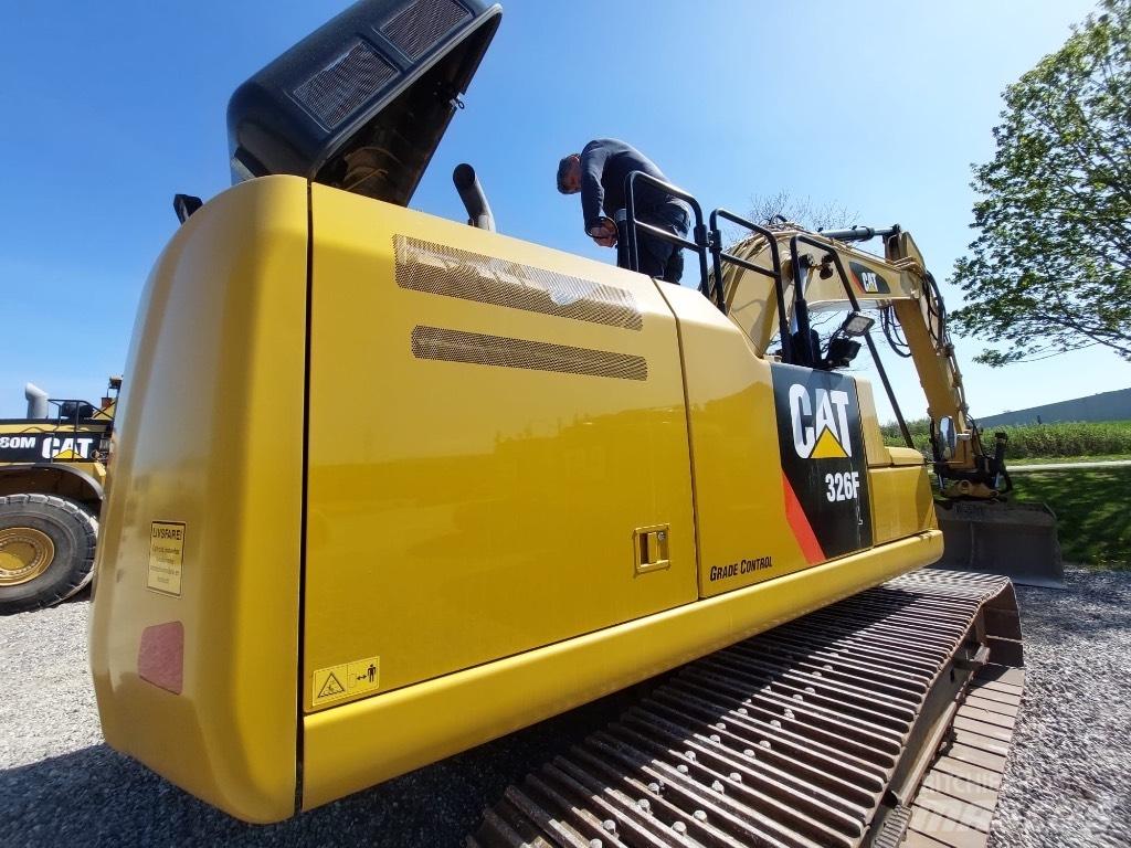CAT 326 F L Gravemaskiner på larvebånd