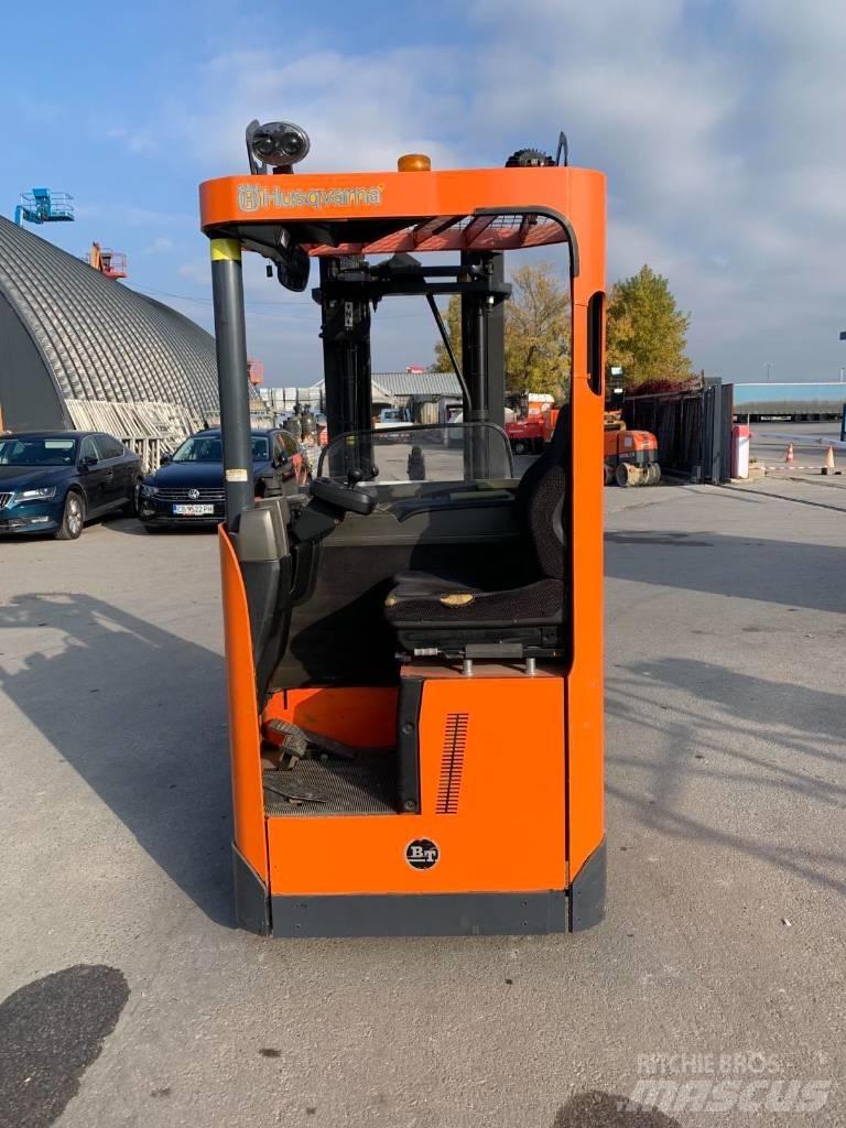 BT SRE 135 L Selvkørende stablere