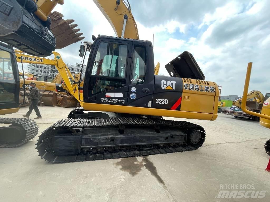 CAT 323D Gravemaskiner på larvebånd