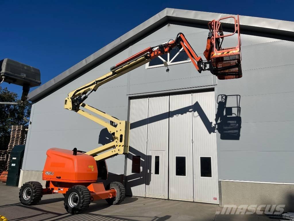 JLG 520 AJ Bomlifte med knækarm