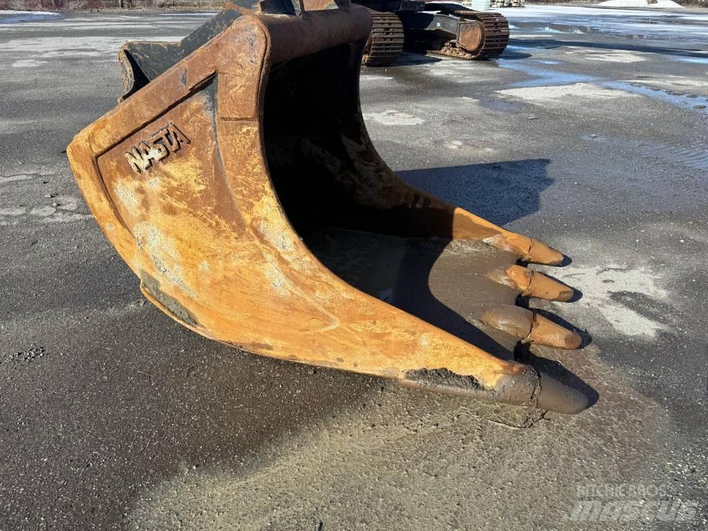 Hitachi ZX 225 US Gravemaskiner på larvebånd