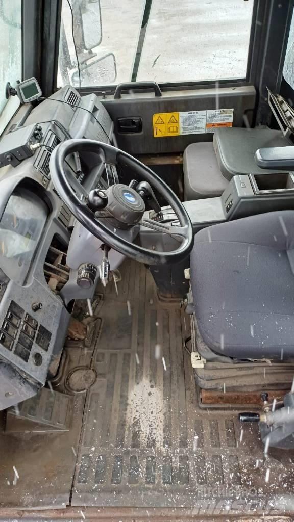 Komatsu HM 300-2 Terrængående lastbiler