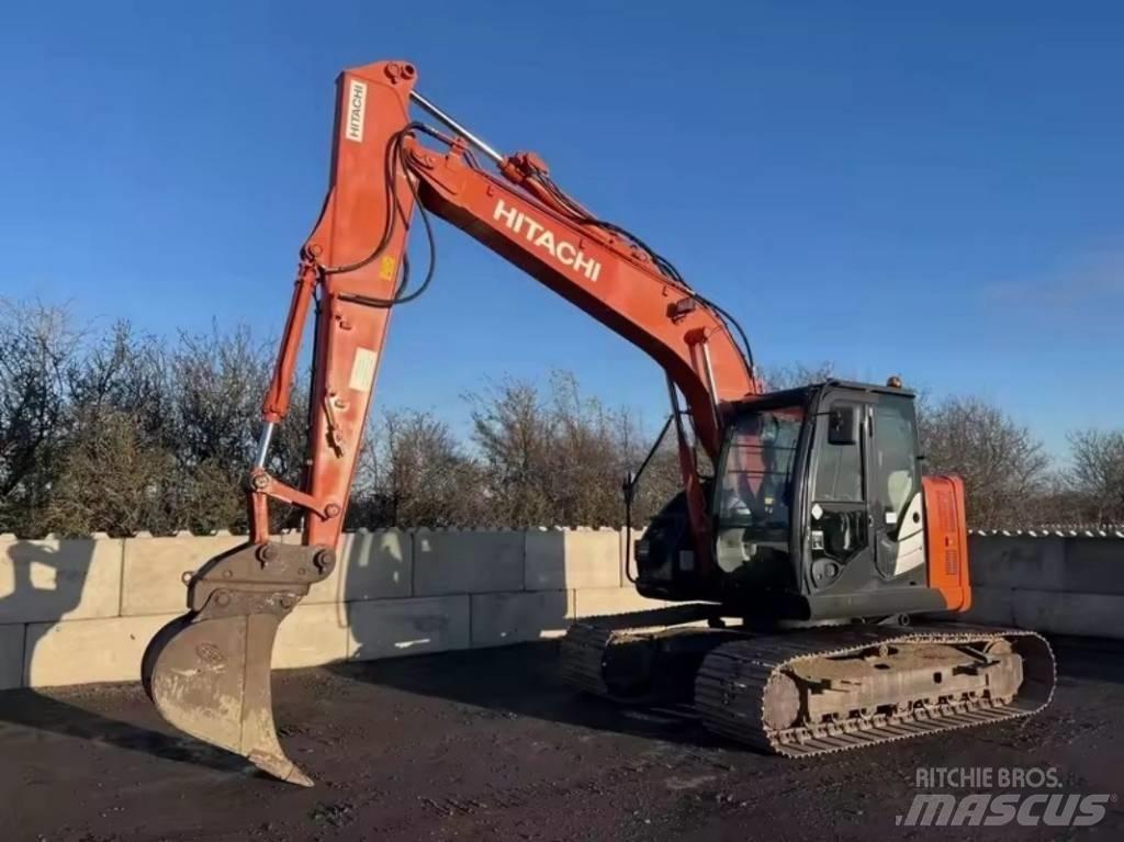 Hitachi ZX 135 Gravemaskiner på larvebånd