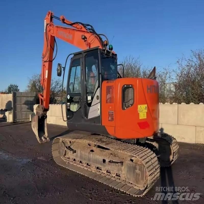 Hitachi ZX 135 Gravemaskiner på larvebånd