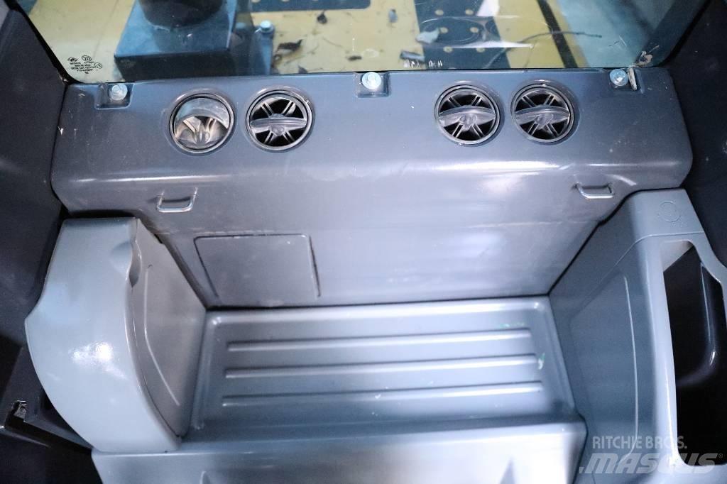 Komatsu PC 210-8 Gravemaskiner på larvebånd