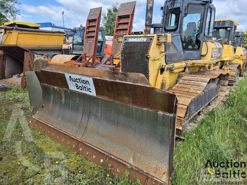 Komatsu D61EX-15 Bulldozer på larvebånd
