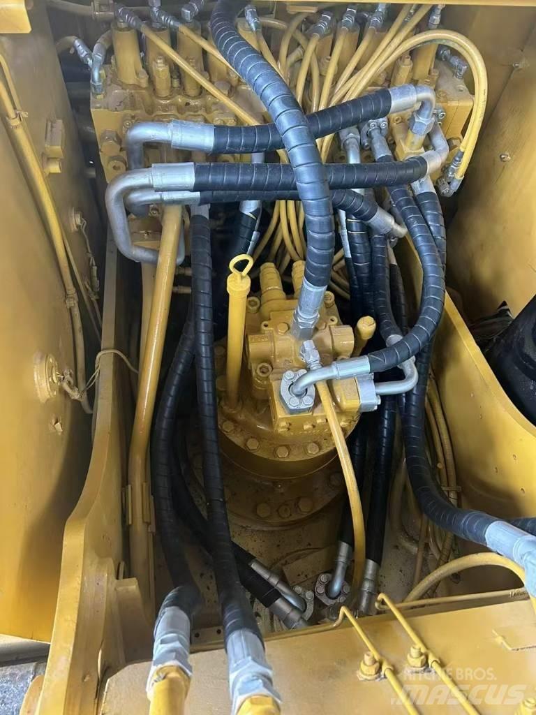 CAT 320 D2 Gravemaskiner på larvebånd