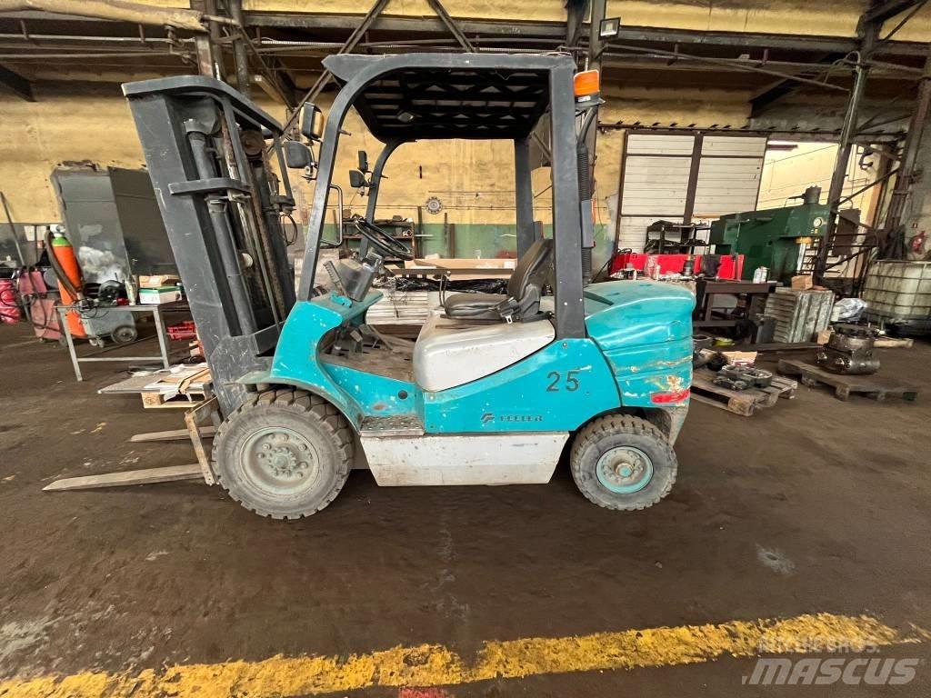 Feeler FD25TCJ Diesel gaffeltrucks