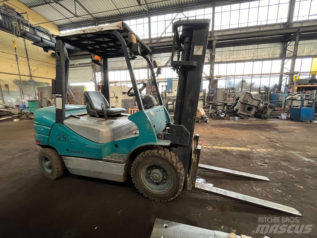 Feeler FD25TCJ Diesel gaffeltrucks
