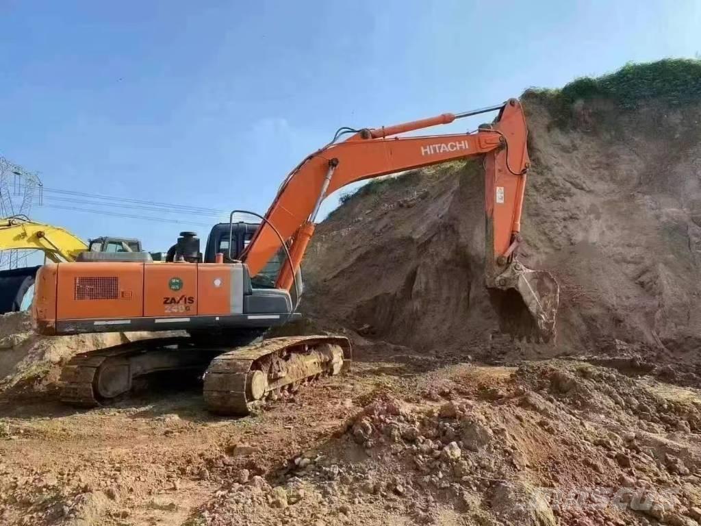 Hitachi ZX240 Gravemaskiner på larvebånd