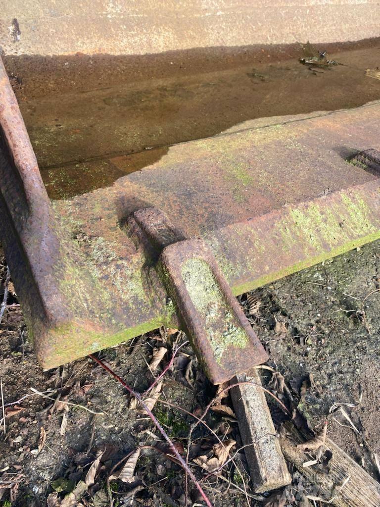 CAT 953 Skovle