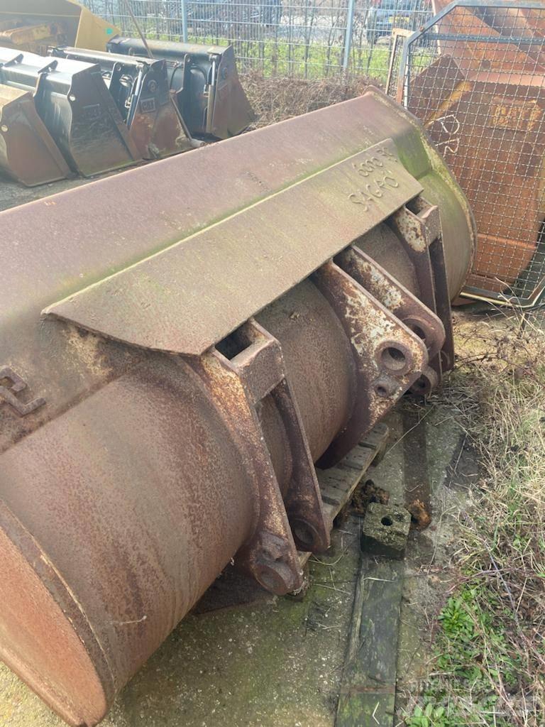 CAT 953 Skovle