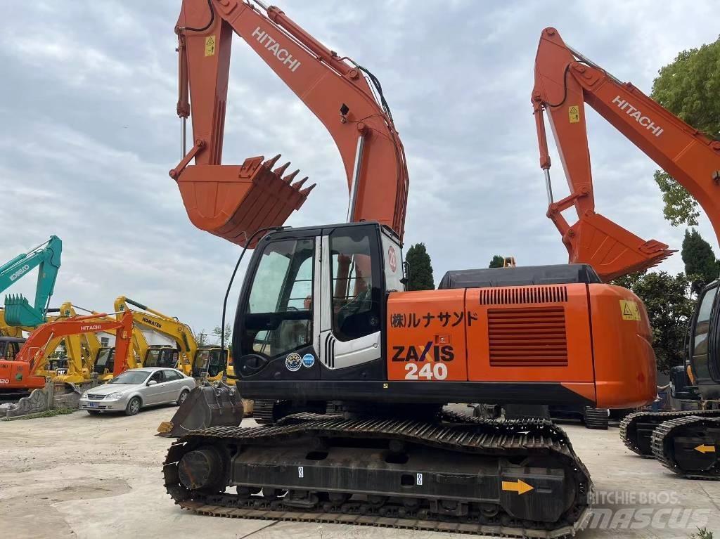 Hitachi ZX 240 Gravemaskiner på larvebånd