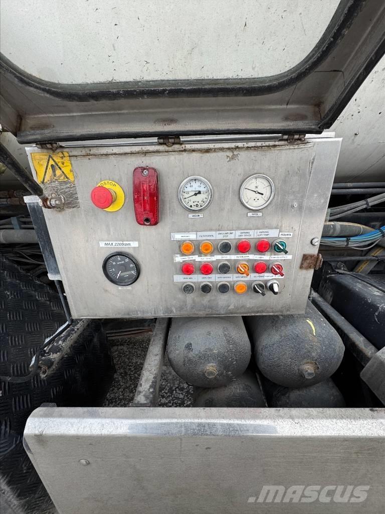 Scania P 400 LB Slamsuger
