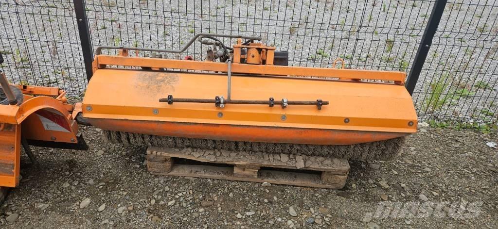 Multicar M 26 4X4 Lastbiler med tip