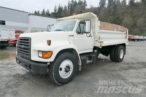 Ford F800 Lastbiler med tip