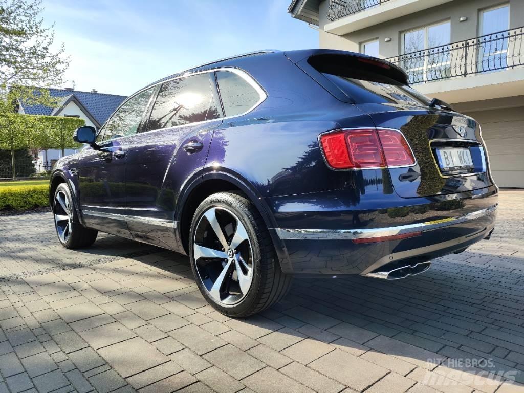 Bentley Bentayga V8 Biler