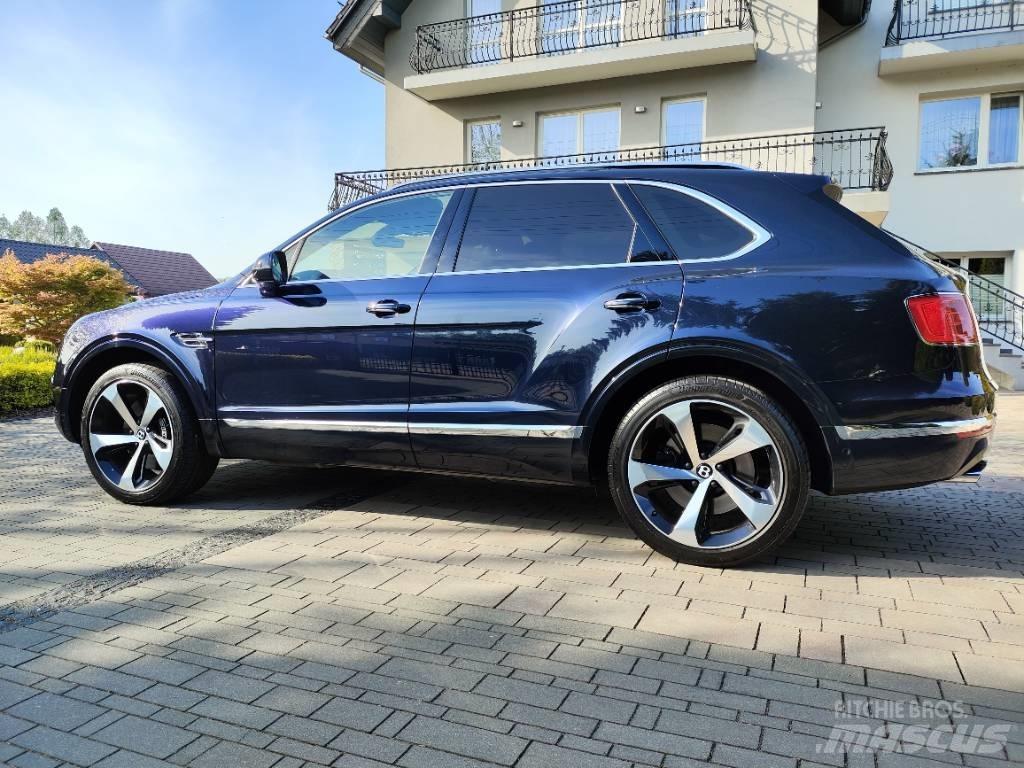 Bentley Bentayga V8 Biler