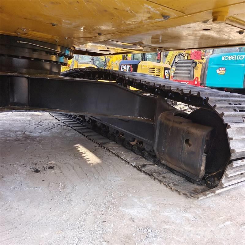 Komatsu PC 220-8 Gravemaskiner på larvebånd